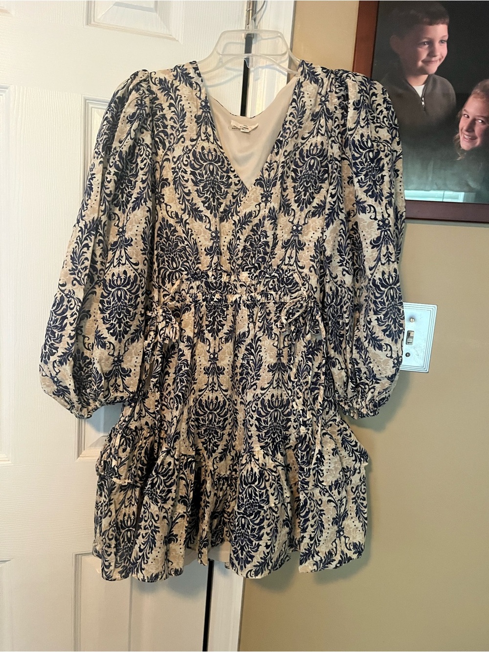 Entri v Neck Puff Sleeve Mini Dress in Navy & Cream boho size small
